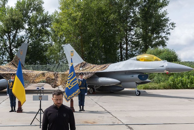 ウクライナに供与のF-16戦闘機、スウェーデン製早期警戒管制機と連携してロシア軍最新鋭戦闘機Su-35を撃墜　独紙報道